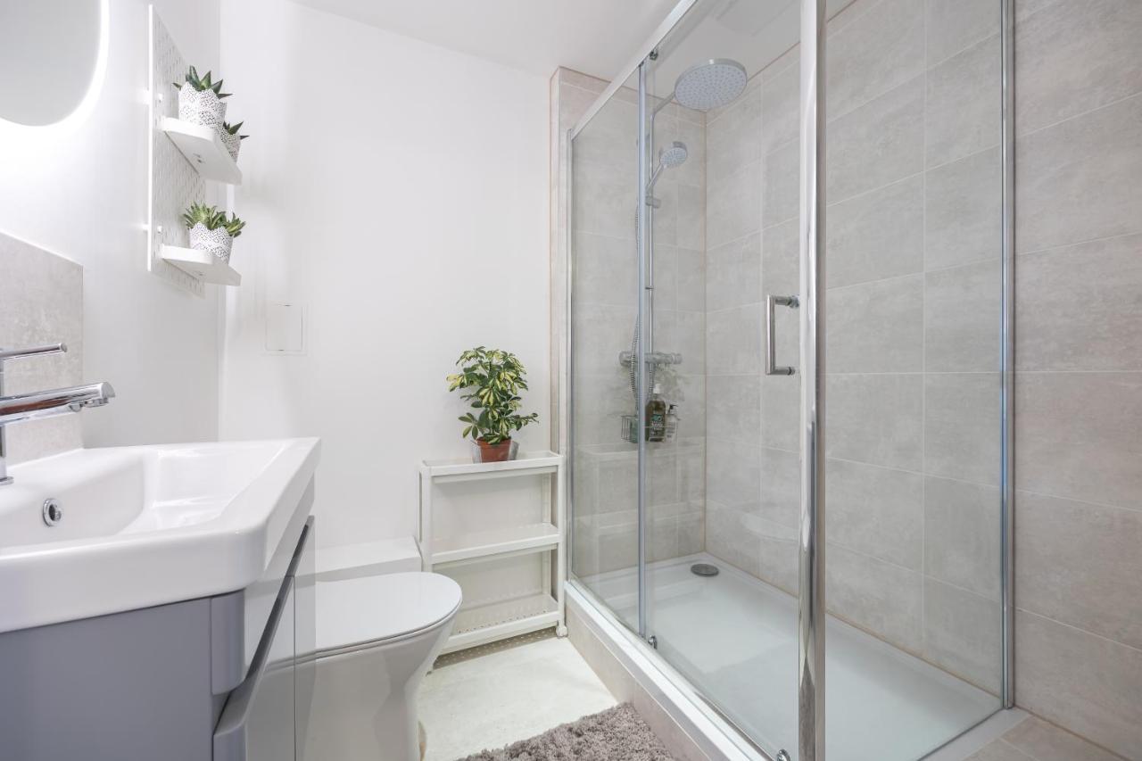 Apartamento Nino Capital - Victoria Londres Exterior foto